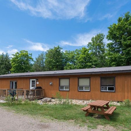 Madawaska Lodge-Cottage Exterior photo