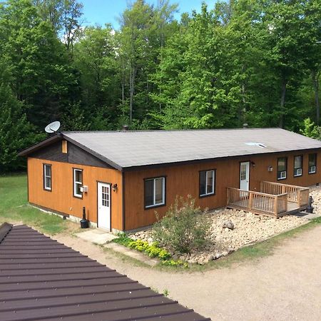 Madawaska Lodge-Cottage Exterior photo