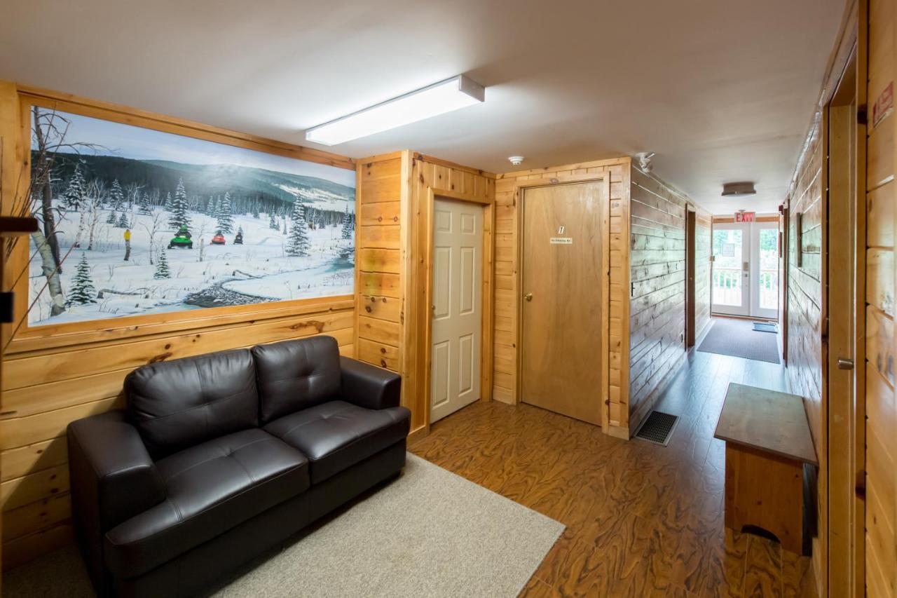 Madawaska Lodge-Cottage Exterior photo