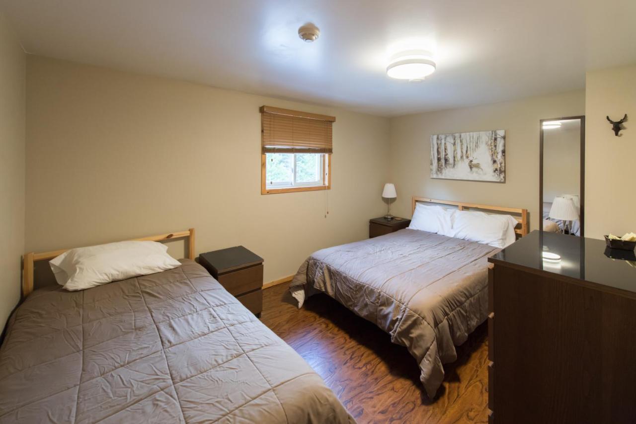 Madawaska Lodge-Cottage Exterior photo