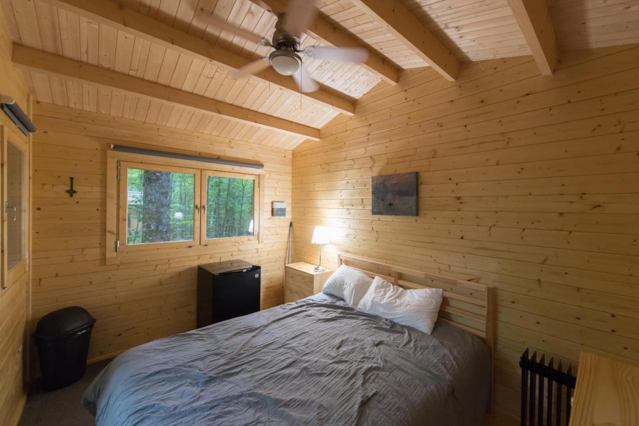 Madawaska Lodge-Cottage Exterior photo
