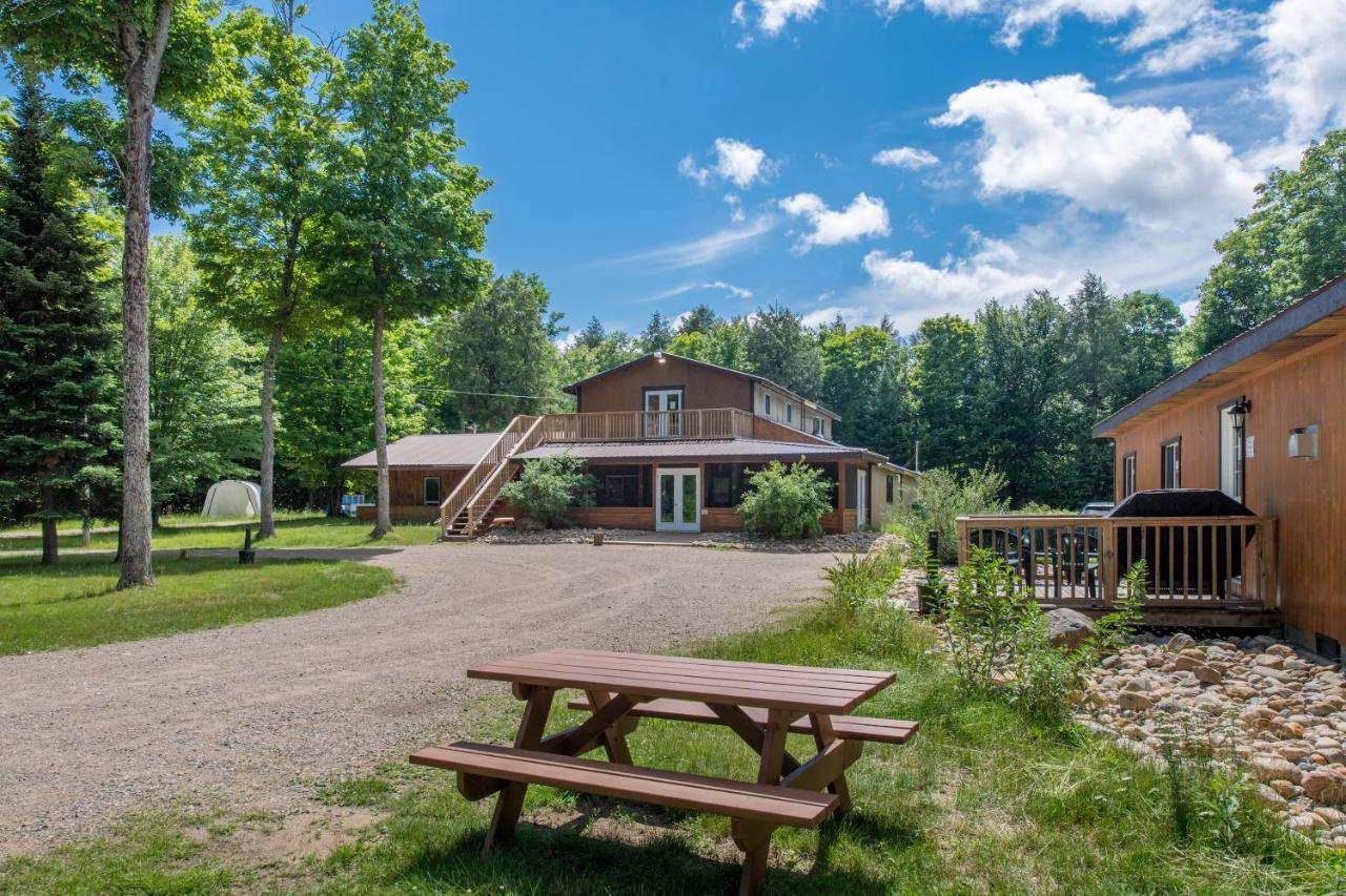 Madawaska Lodge-Cottage Exterior photo