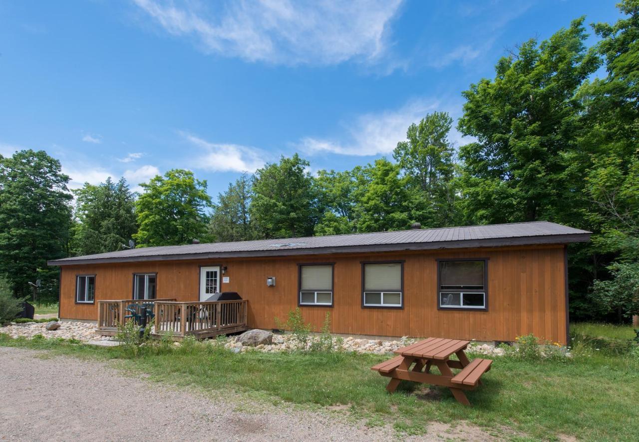 Madawaska Lodge-Cottage Exterior photo