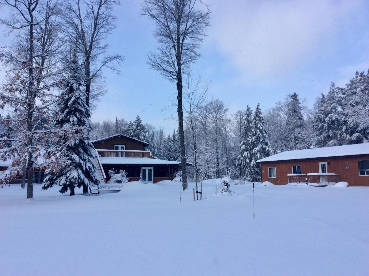 Madawaska Lodge-Cottage Exterior photo